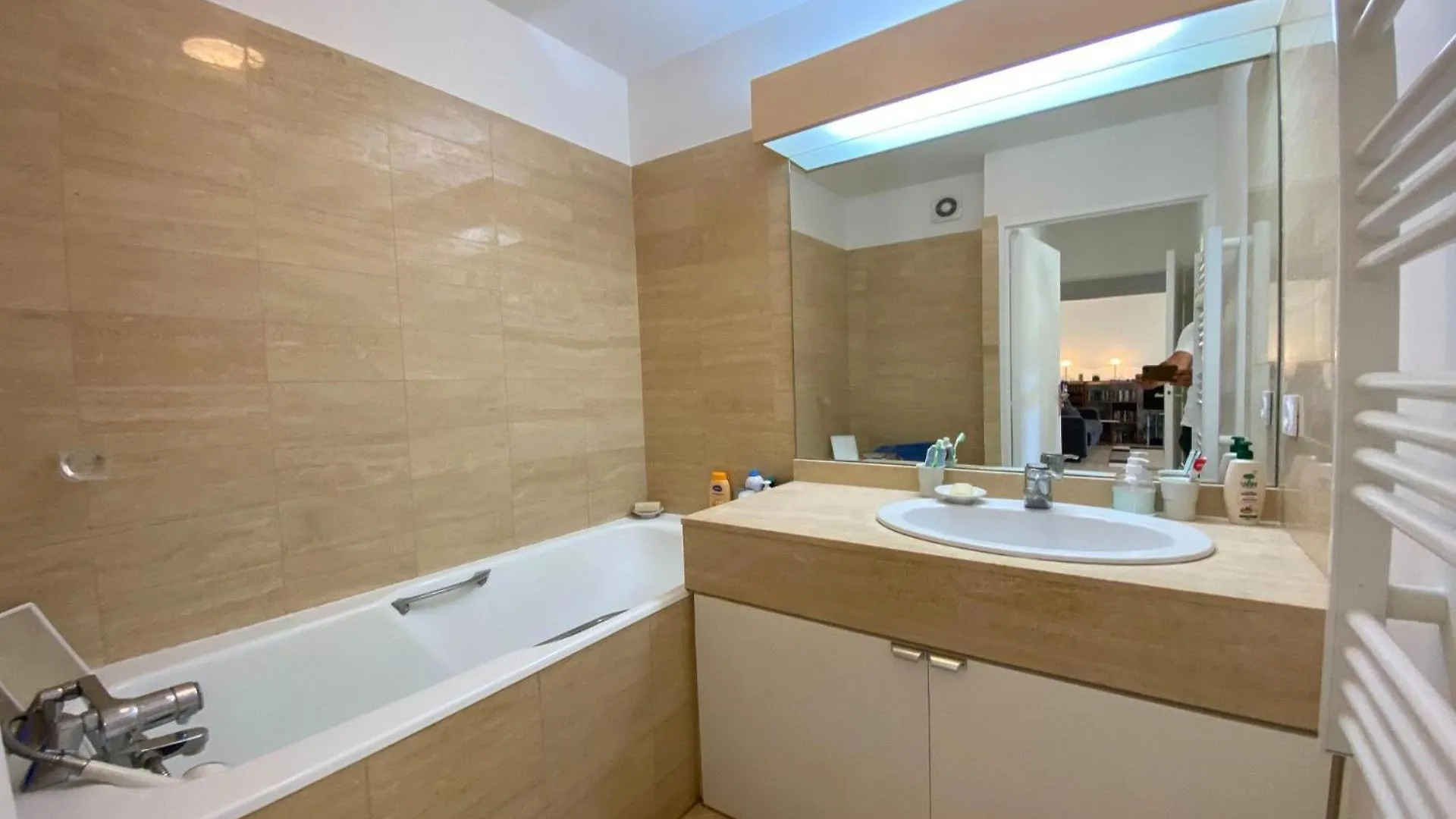 Le Chateau De La Pinede - Debut Cap D'Antibes - Garden Flat, Swimming Pool, Tennis Juan-les-Pins
